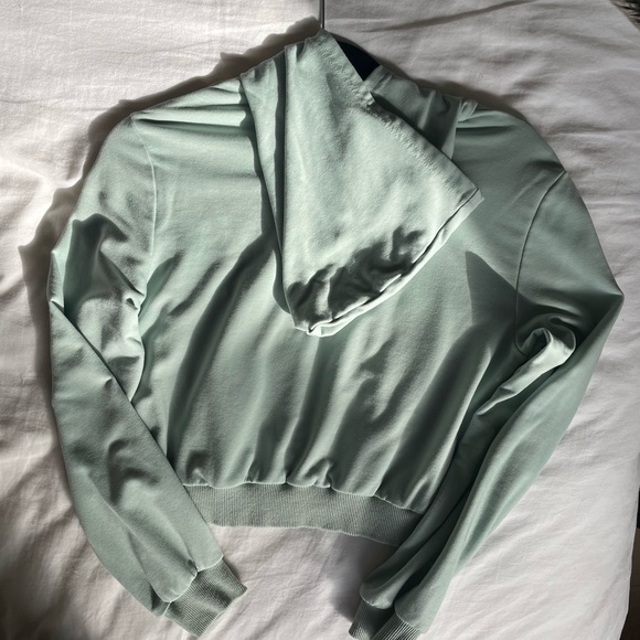 3/$15 Like new, zip up hoodie size 14 excellent condition - Picture 3 of 3